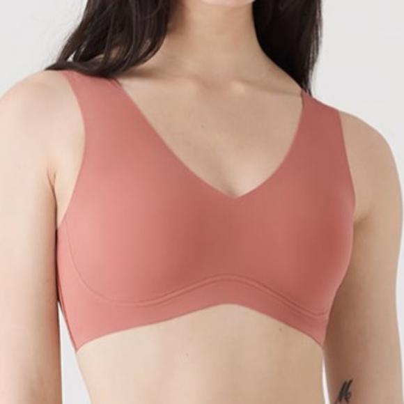 TRUE & CO BRAND NEW BODY LIFT V-NECK FULL CUP BRALETTE SIZE S - Picture 2 of 12